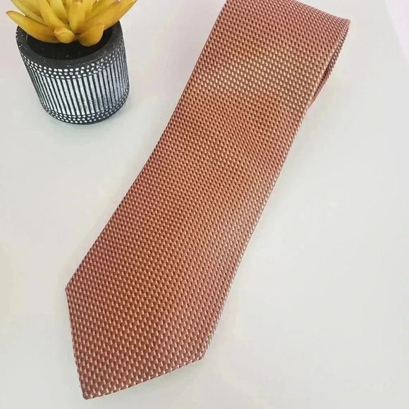 MICHAEL Michael Kors Sorento Grid 100% Silk Tie - Picture 1 of 3